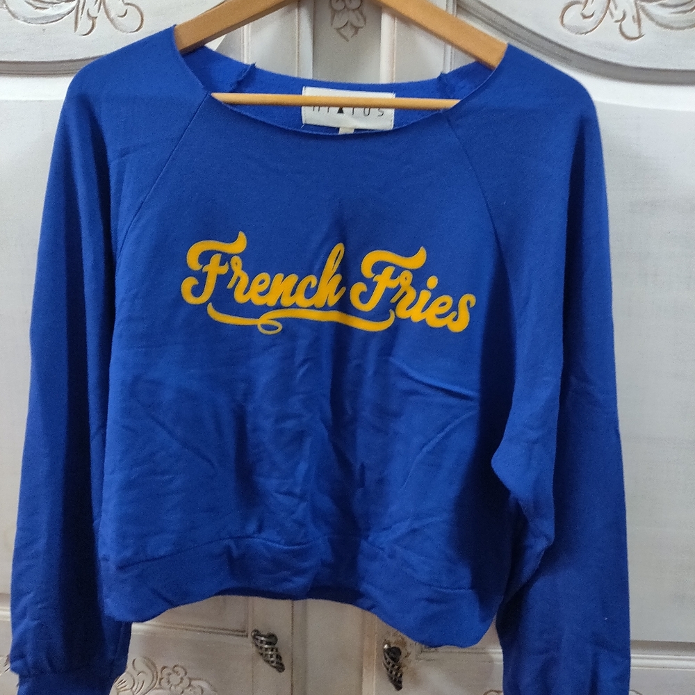 New with tags Hiatus sweatshirt